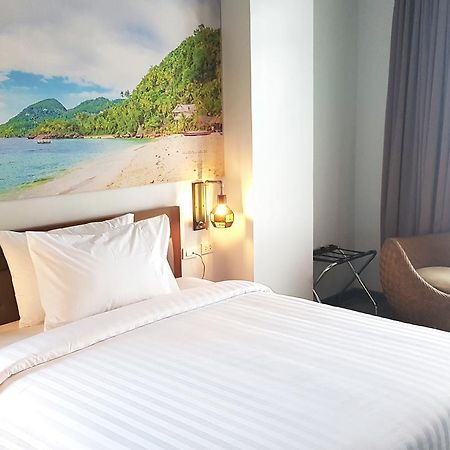 Gq Plaza Hotel Kalibo Buitenkant foto