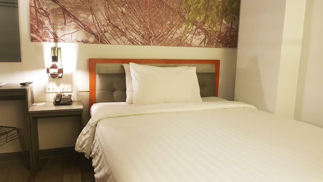 Gq Plaza Hotel Kalibo Buitenkant foto